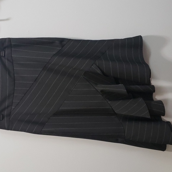 Bisou Bisou Black and White Pinstripe Diagonal Design Ruffled Skirt, 10 - Picture 1 of 6